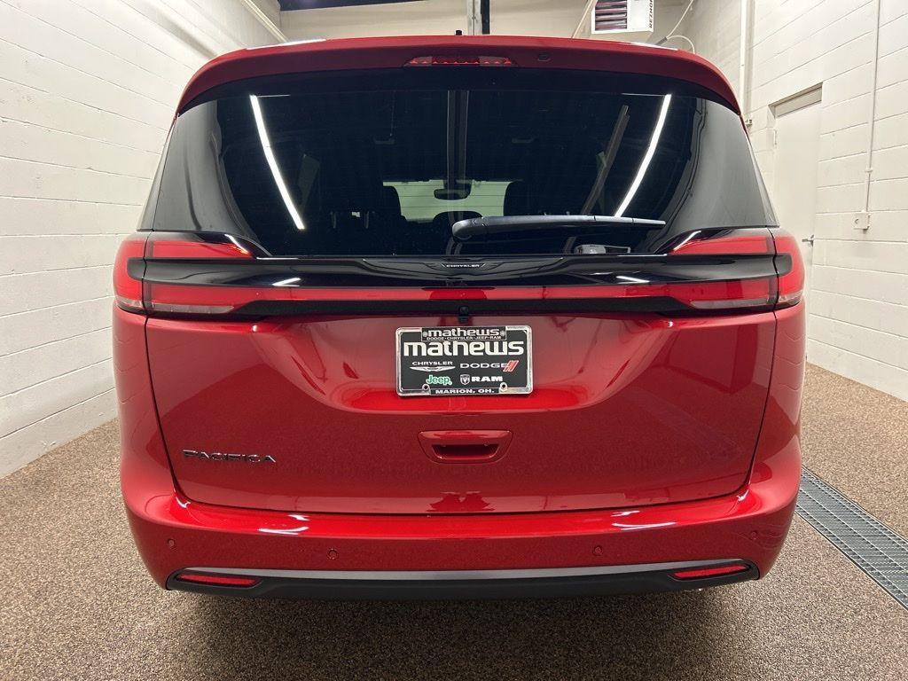 new 2026 Chrysler Pacifica car, priced at $39,543