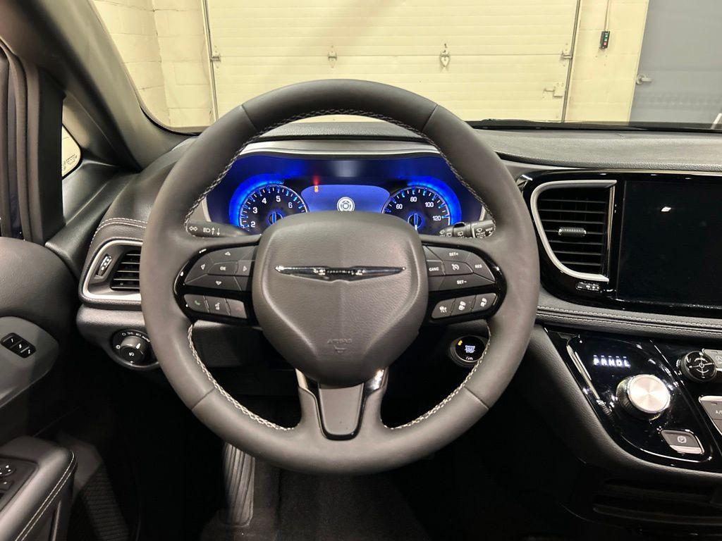 used 2024 Chrysler Pacifica car, priced at $31,602