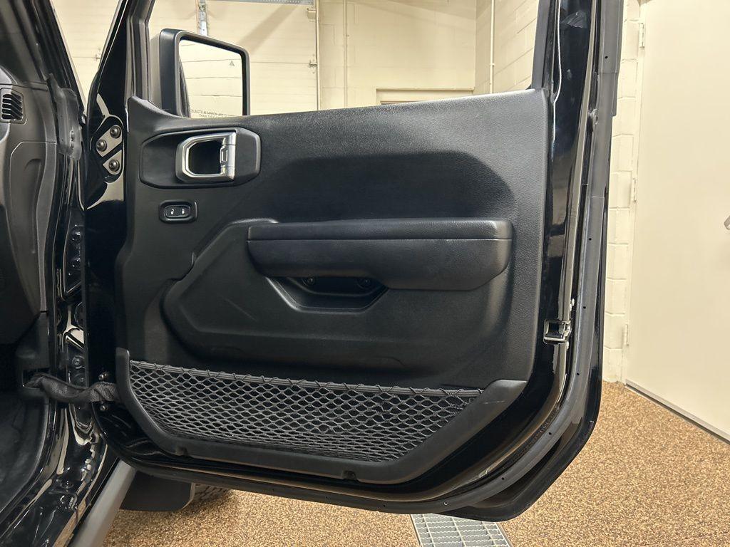 used 2021 Jeep Gladiator car, priced at $27,000