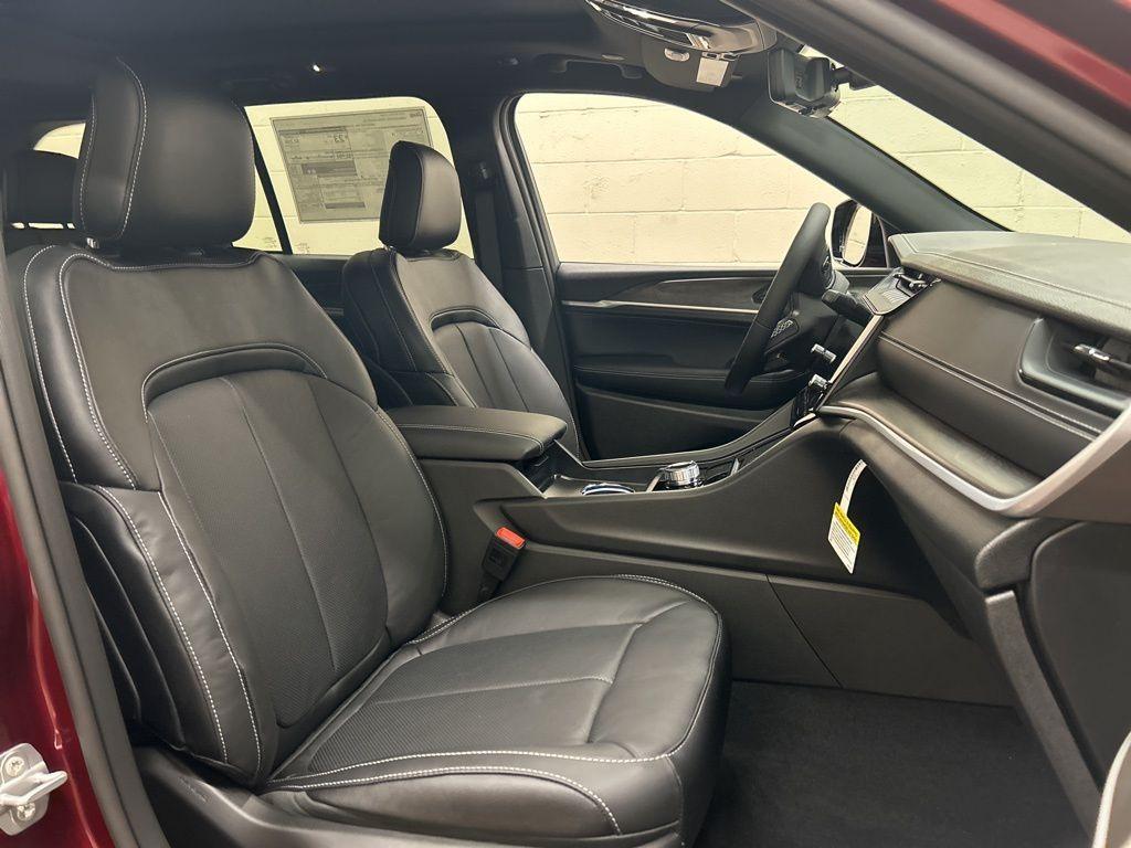 new 2026 Jeep Grand Cherokee car, priced at $50,744