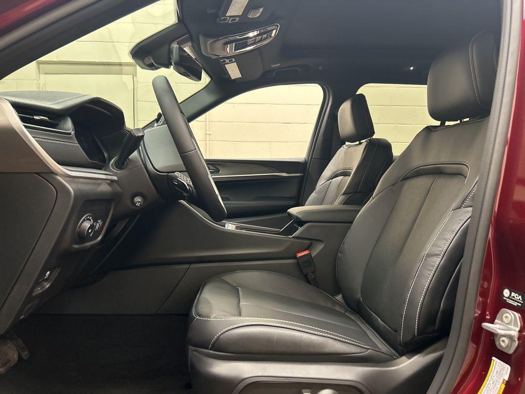 new 2026 Jeep Grand Cherokee car, priced at $50,744