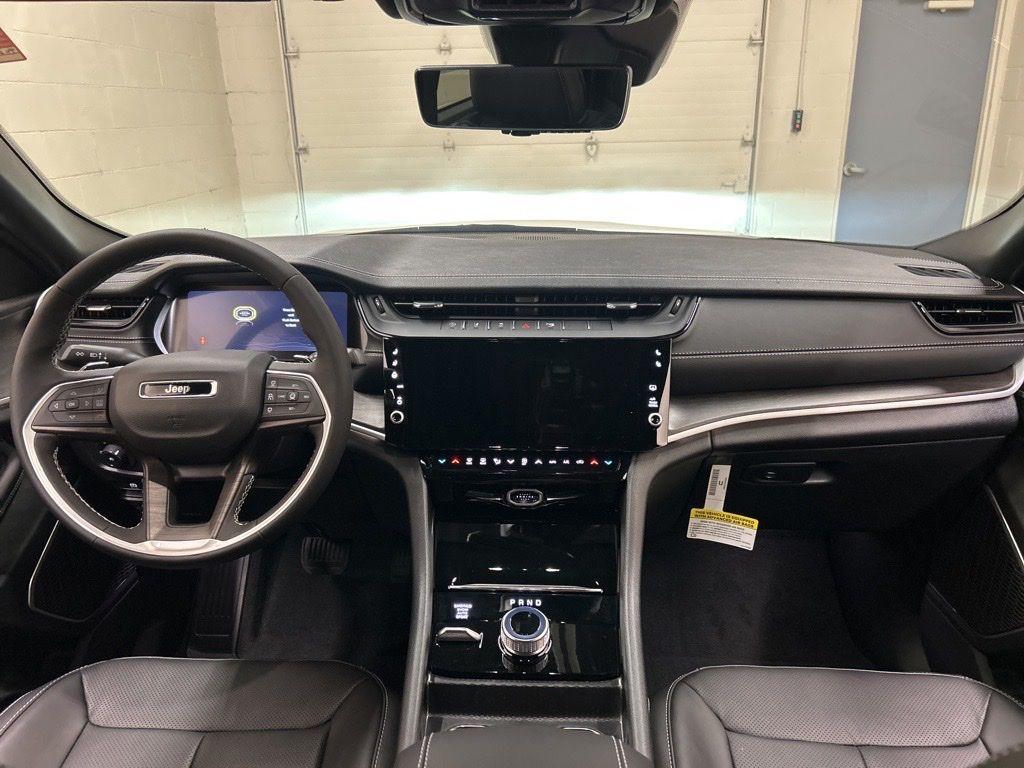 new 2026 Jeep Grand Cherokee car, priced at $50,651