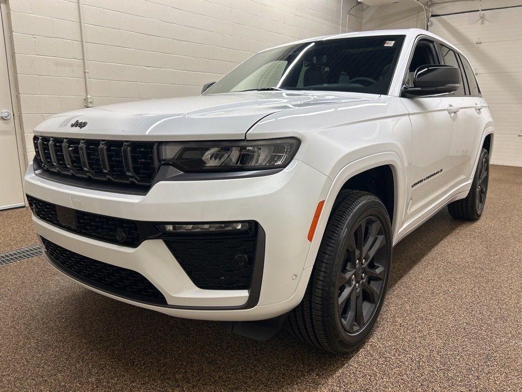 new 2026 Jeep Grand Cherokee car, priced at $50,651