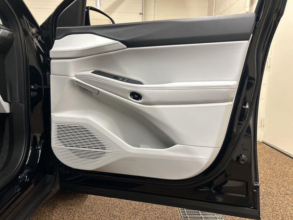 new 2026 Jeep Cherokee car, priced at $43,470