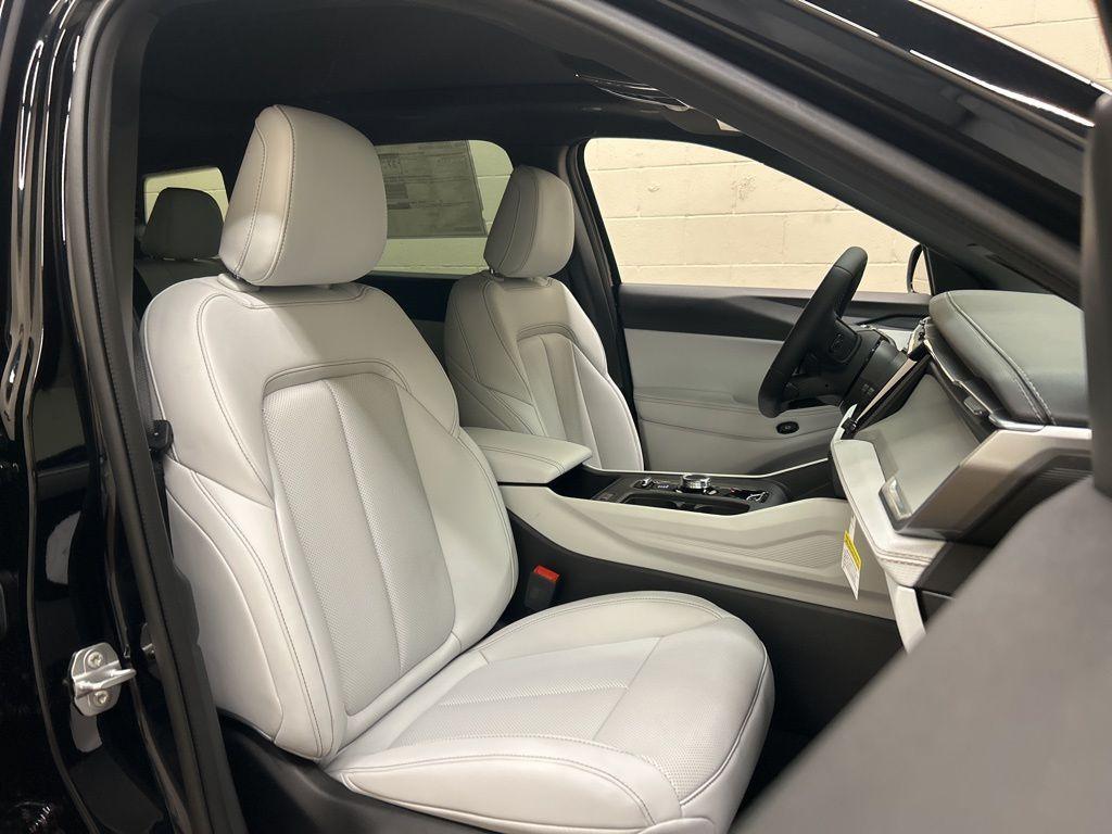 new 2026 Jeep Cherokee car, priced at $43,470