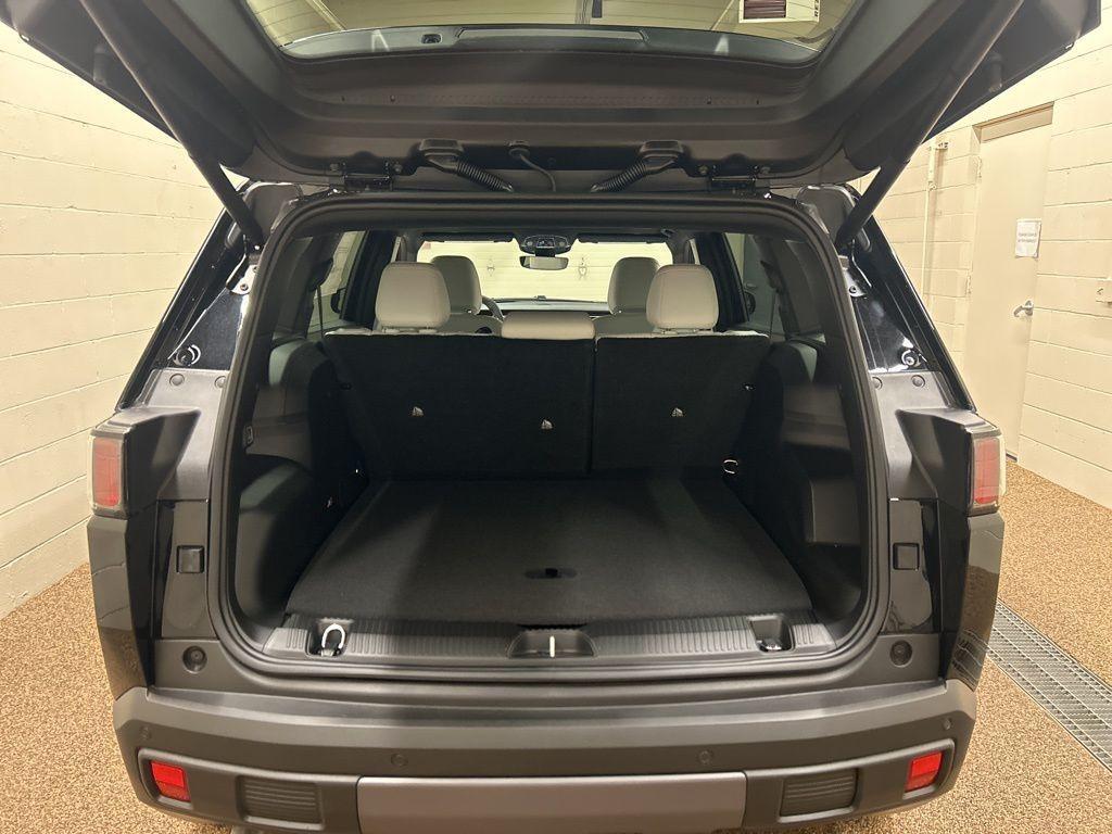 new 2026 Jeep Cherokee car, priced at $43,470