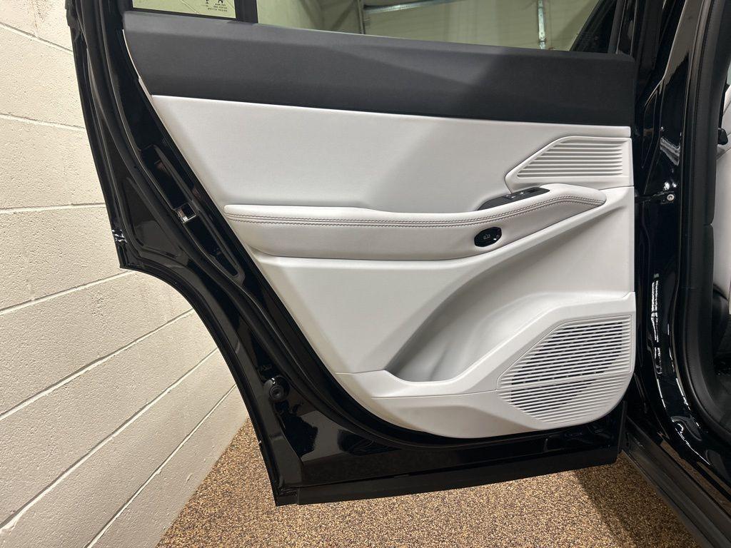 new 2026 Jeep Cherokee car, priced at $43,470