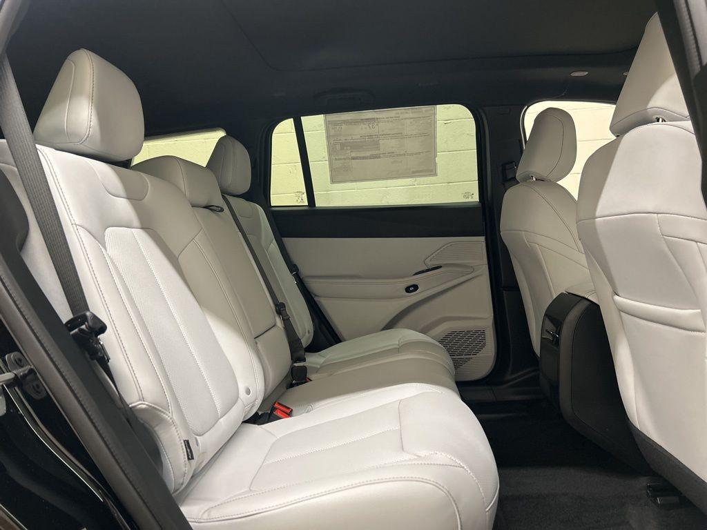 new 2026 Jeep Cherokee car, priced at $43,470