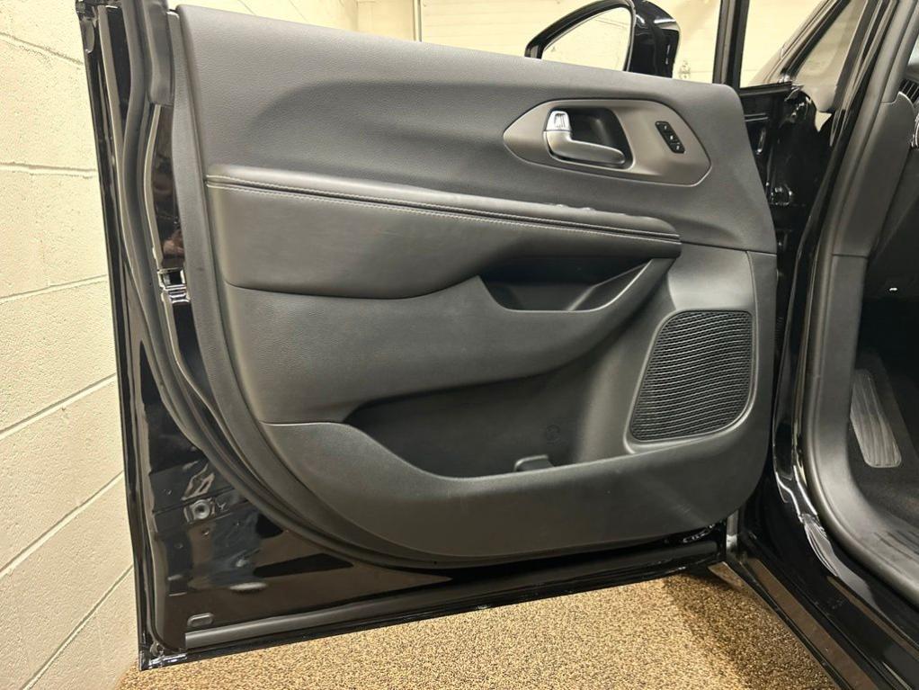 new 2027 Chrysler Pacifica car, priced at $52,180
