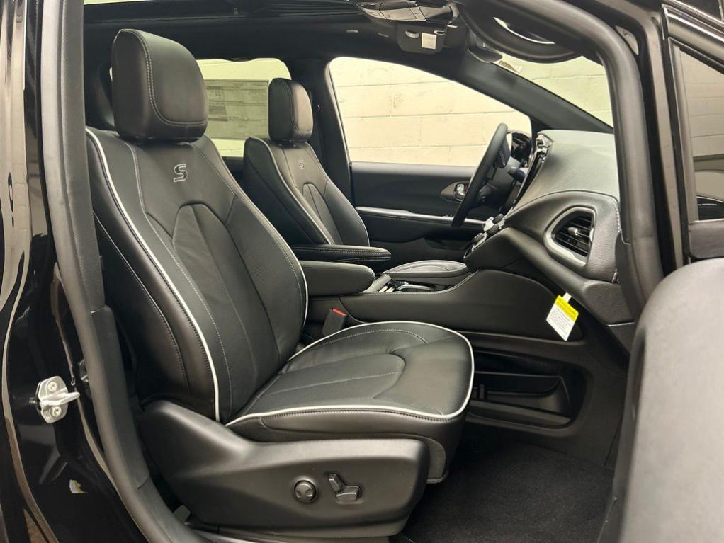 new 2027 Chrysler Pacifica car, priced at $52,180