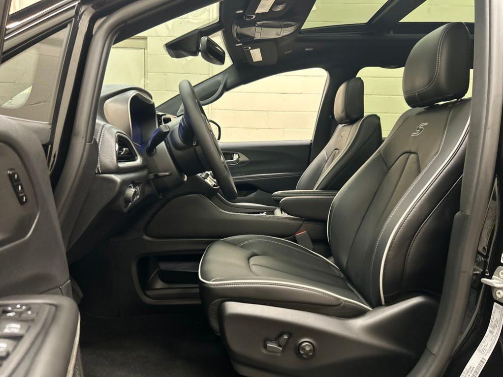 new 2027 Chrysler Pacifica car, priced at $52,180