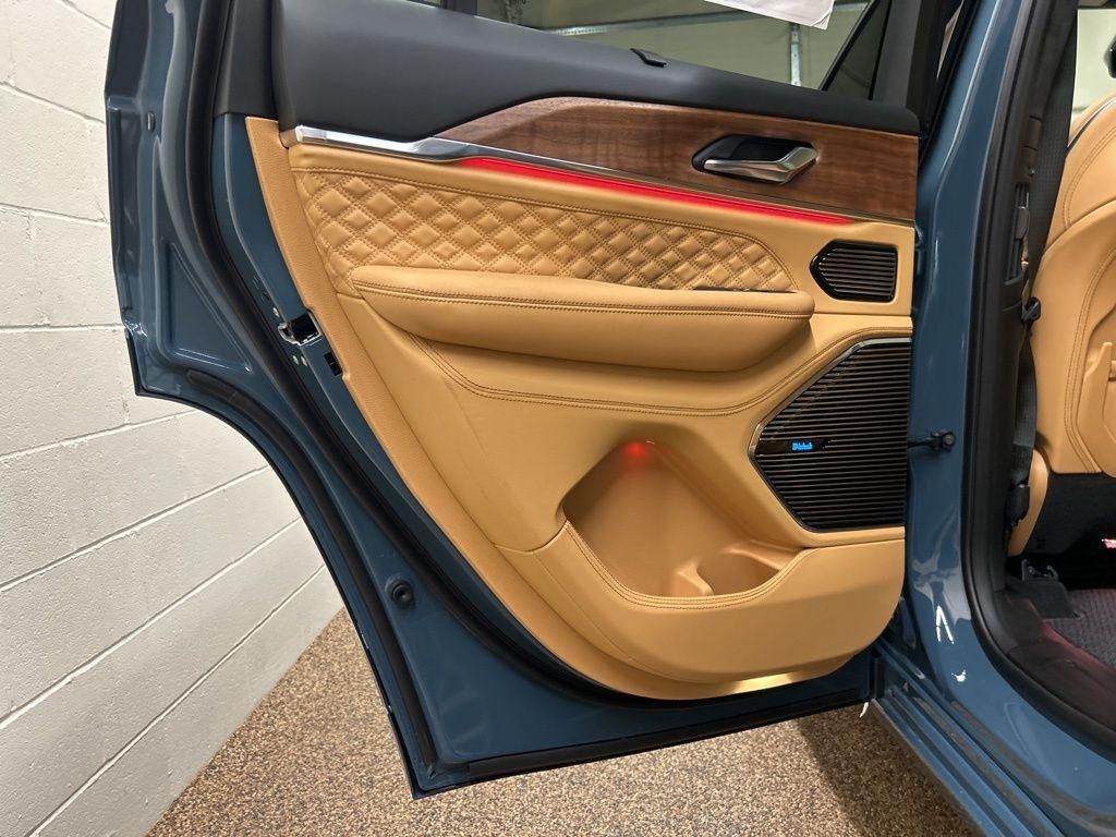 new 2026 Jeep Grand Cherokee car, priced at $60,712