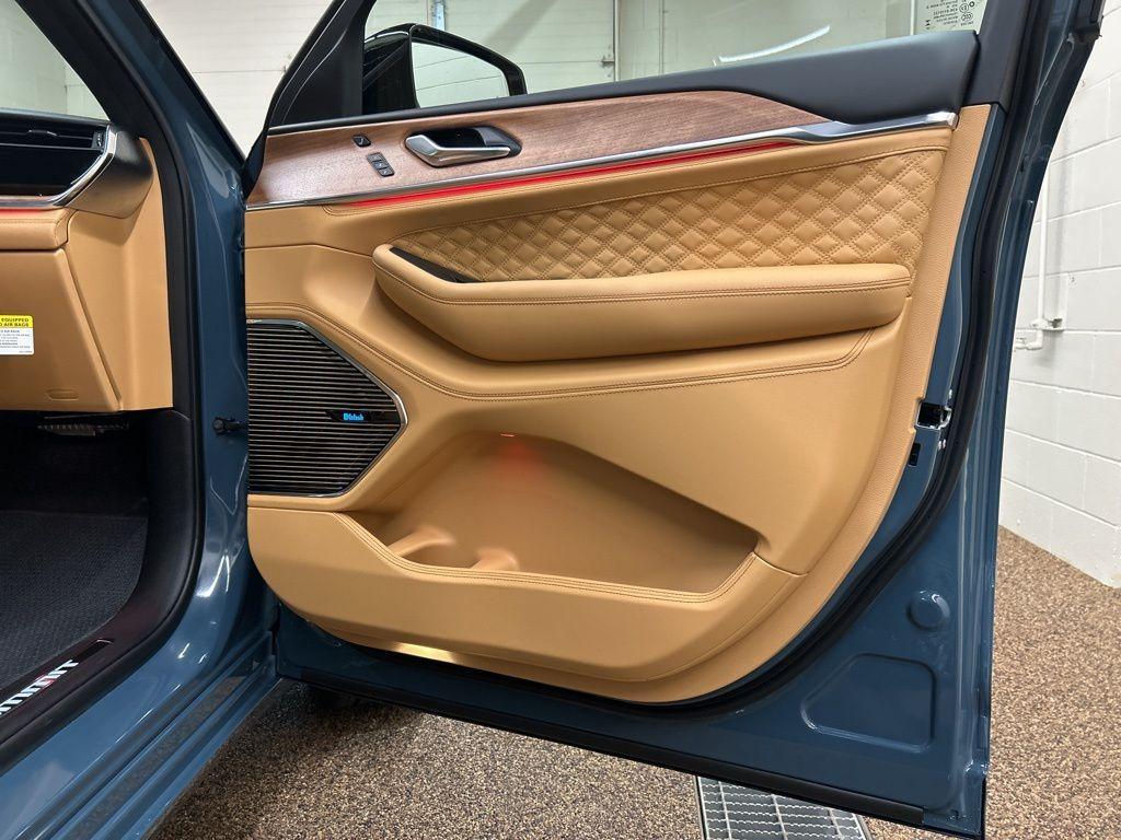 new 2026 Jeep Grand Cherokee car, priced at $60,712