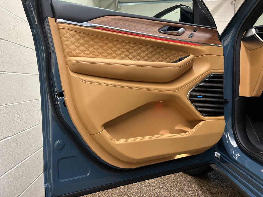 new 2026 Jeep Grand Cherokee car, priced at $60,712