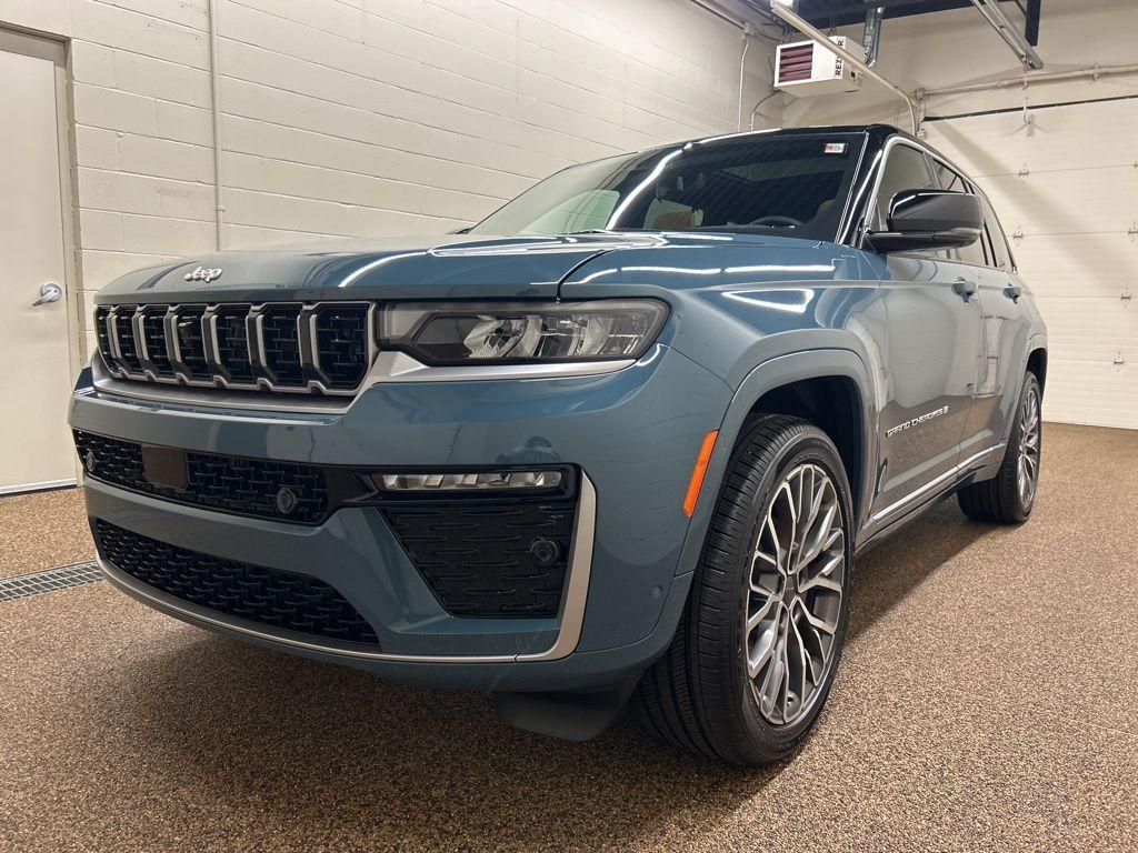 new 2026 Jeep Grand Cherokee car, priced at $60,712