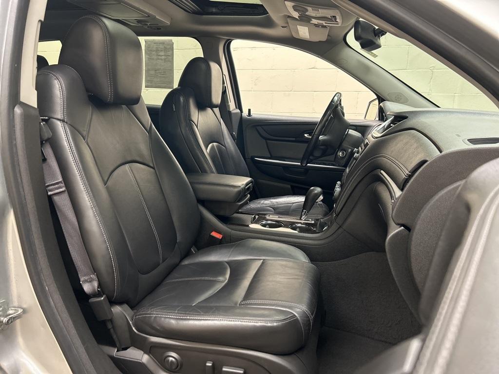 used 2015 Chevrolet Traverse car, priced at $10,000