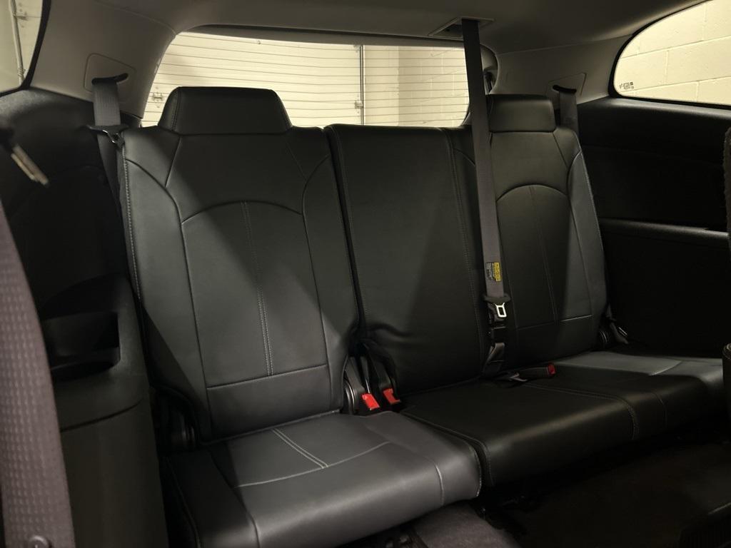 used 2015 Chevrolet Traverse car, priced at $10,000