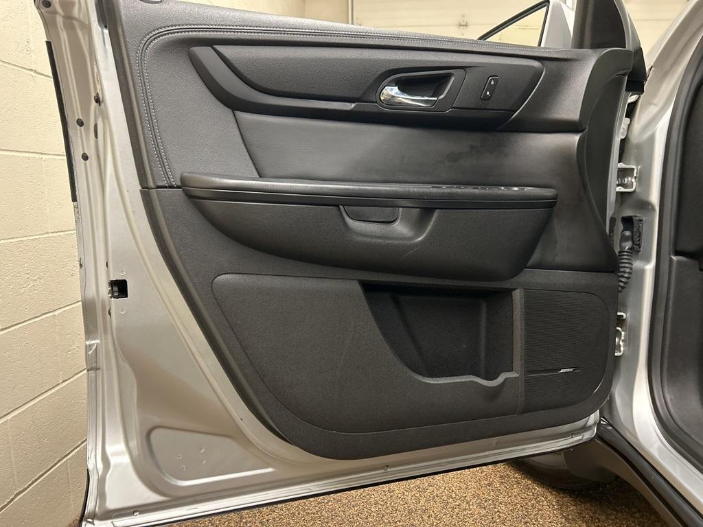 used 2015 Chevrolet Traverse car, priced at $10,000