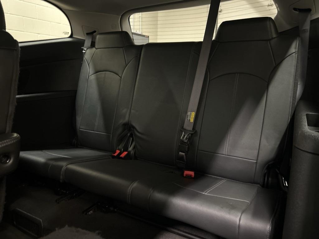 used 2015 Chevrolet Traverse car, priced at $10,000