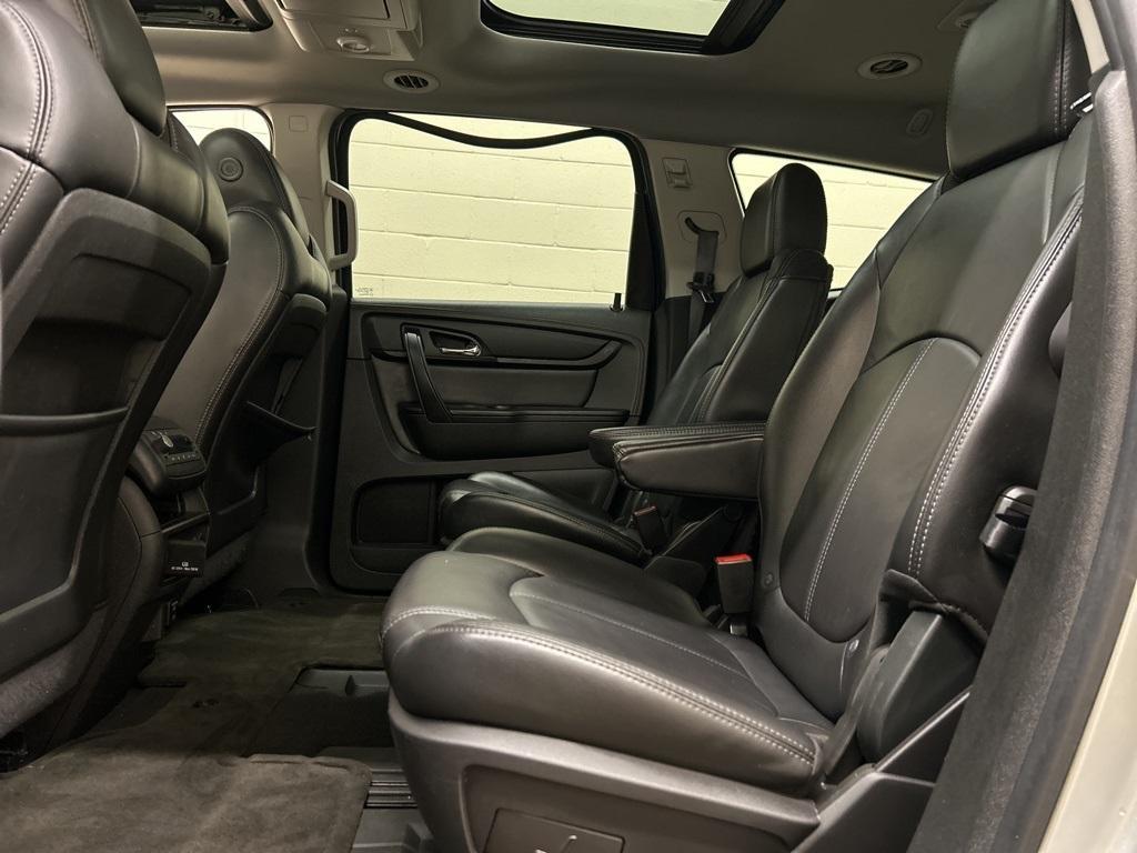 used 2015 Chevrolet Traverse car, priced at $10,000