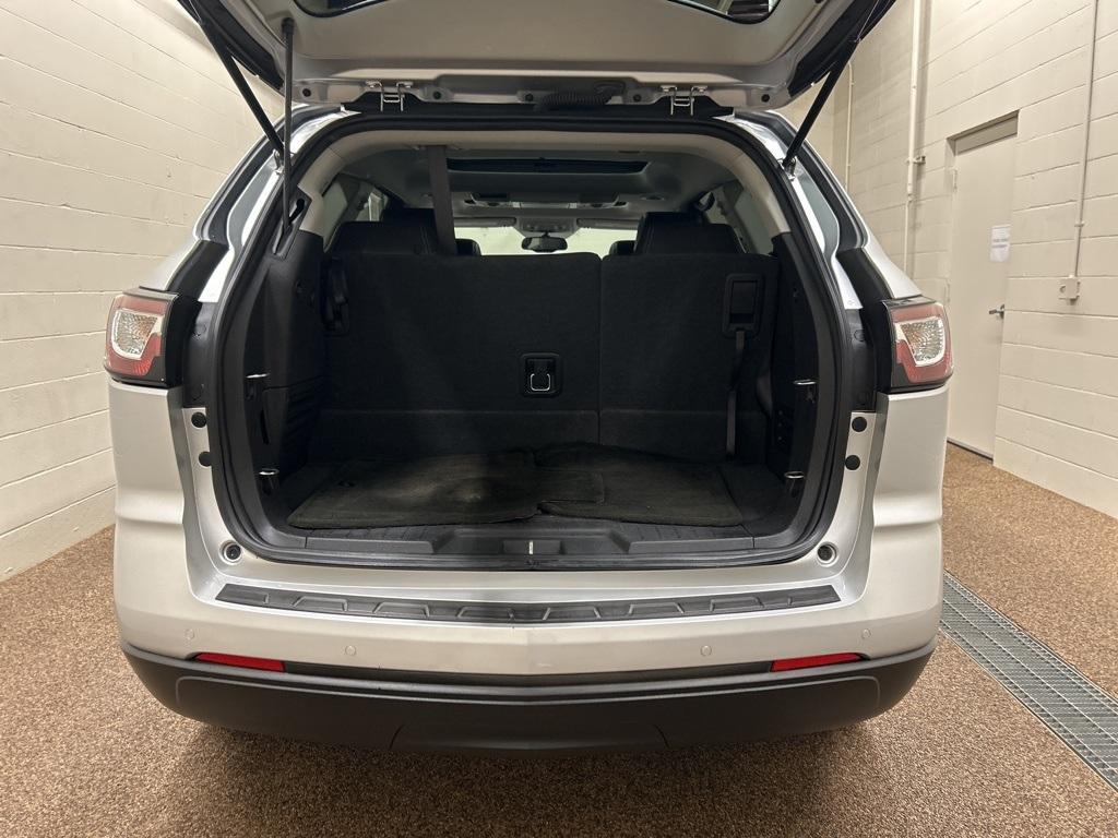 used 2015 Chevrolet Traverse car, priced at $10,000