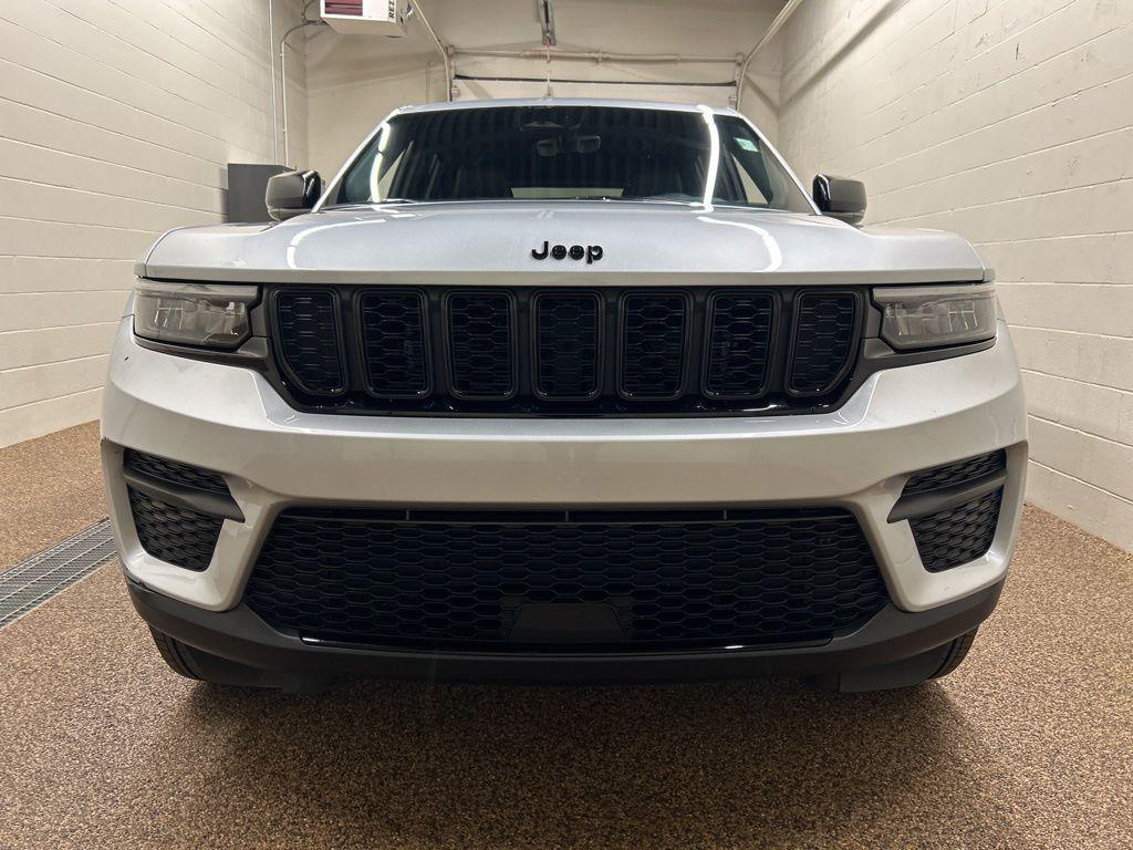 used 2025 Jeep Grand Cherokee car, priced at $34,500