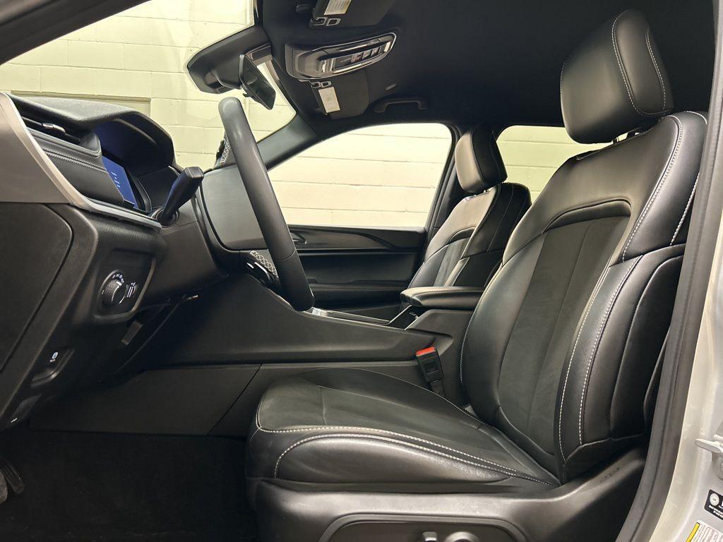 used 2025 Jeep Grand Cherokee car, priced at $34,500