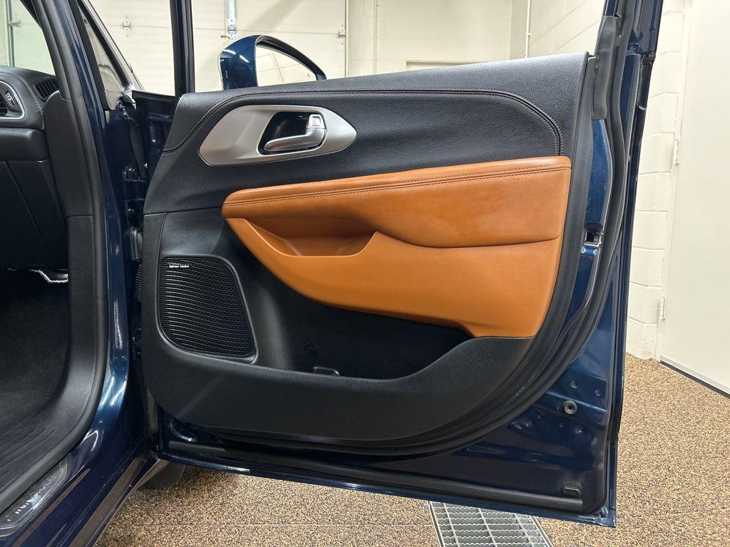 used 2024 Chrysler Pacifica car, priced at $44,000