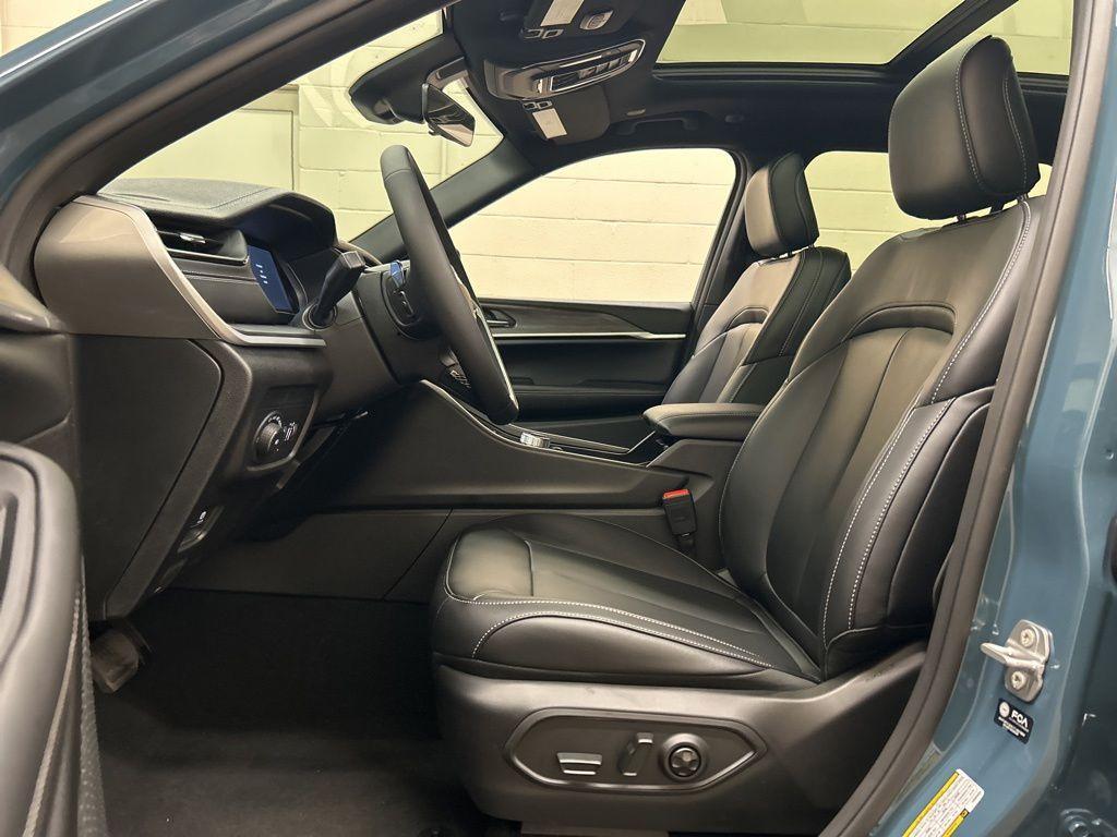 new 2026 Jeep Grand Cherokee car, priced at $47,051