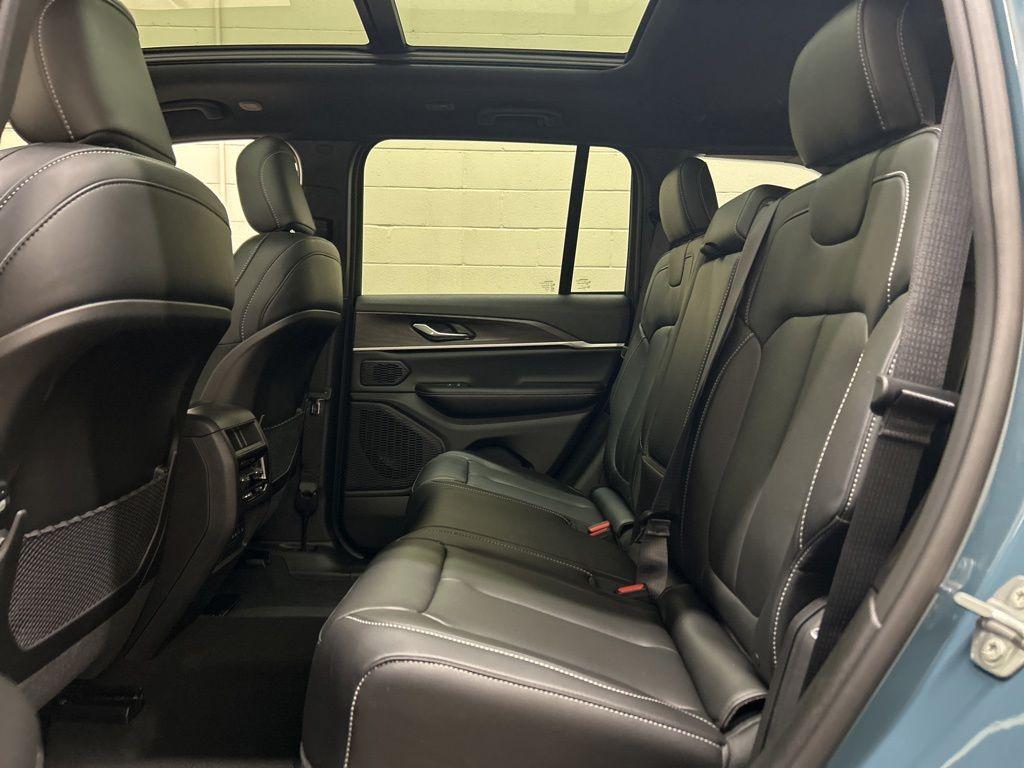 new 2026 Jeep Grand Cherokee car, priced at $47,051