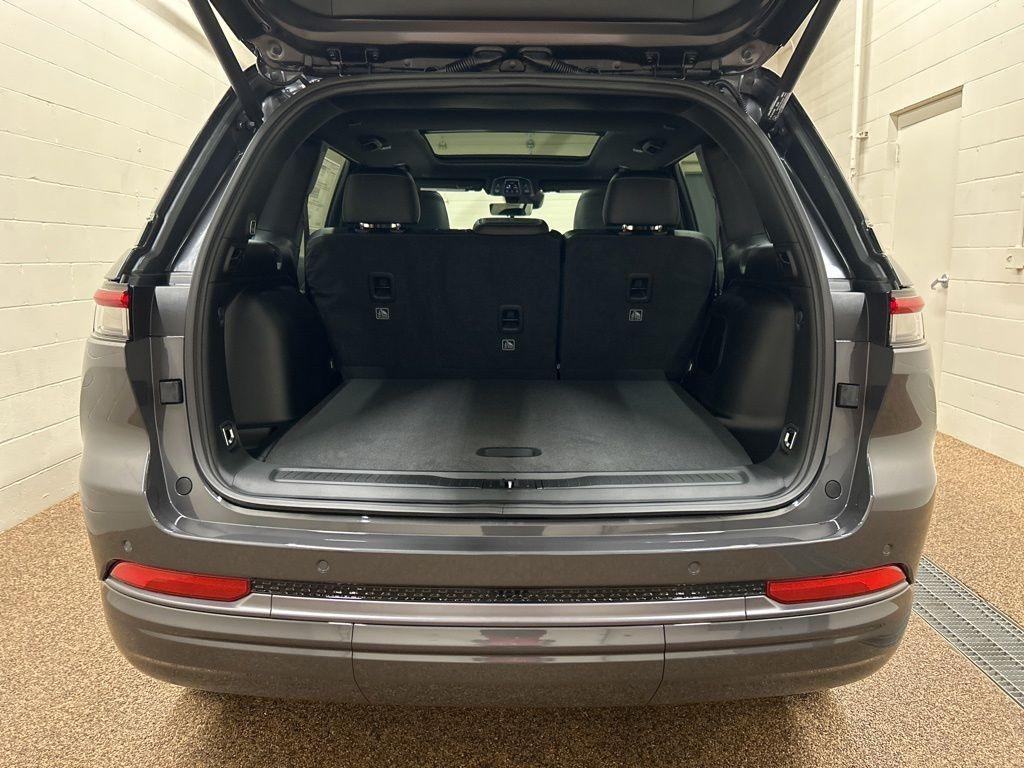 new 2026 Jeep Grand Cherokee car, priced at $51,187