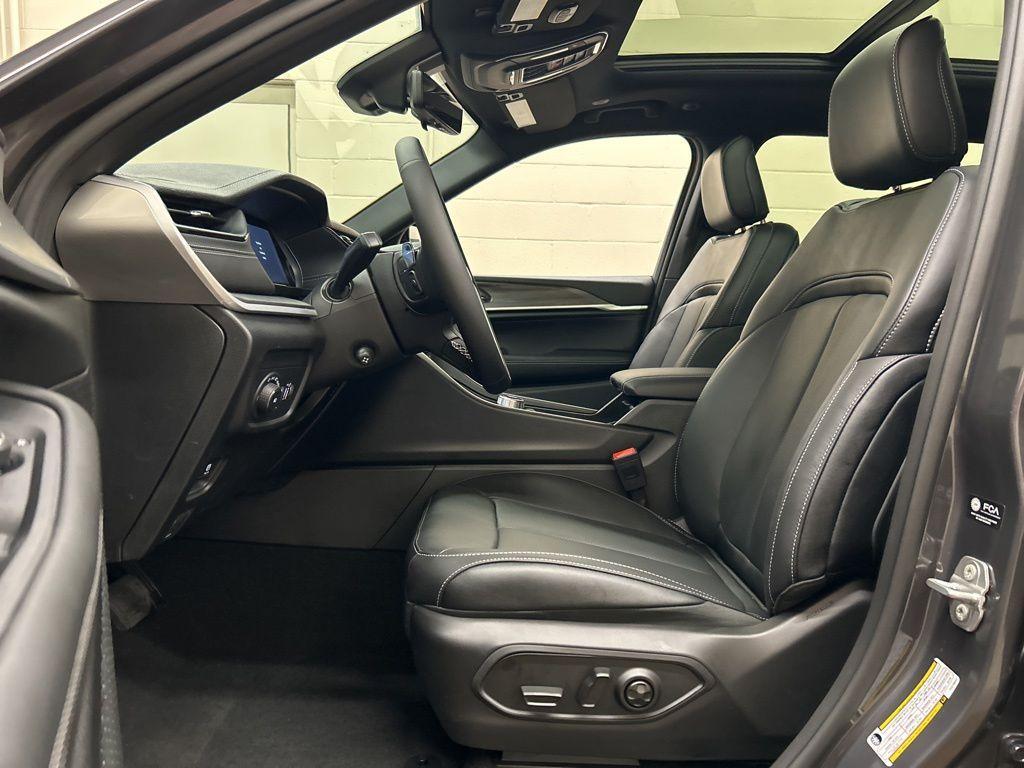 new 2026 Jeep Grand Cherokee car, priced at $51,187