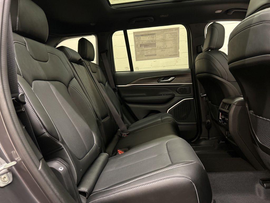 new 2026 Jeep Grand Cherokee car, priced at $51,187