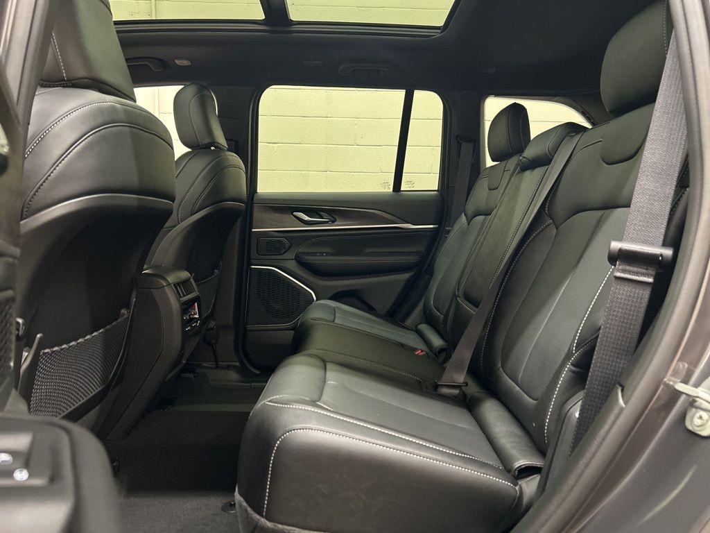 new 2026 Jeep Grand Cherokee car, priced at $51,187