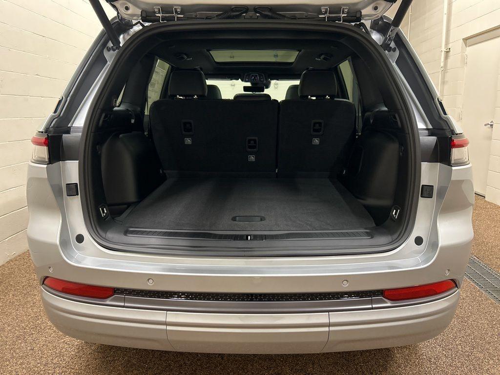 new 2026 Jeep Grand Cherokee car, priced at $49,687