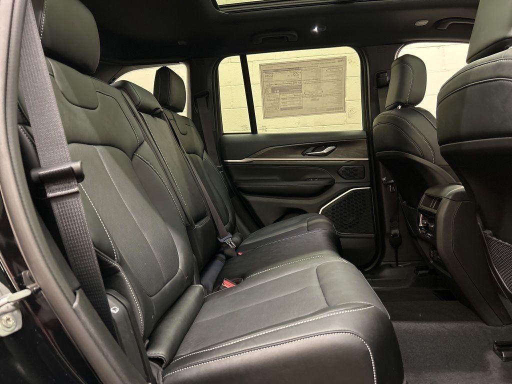 new 2026 Jeep Grand Cherokee car, priced at $51,187