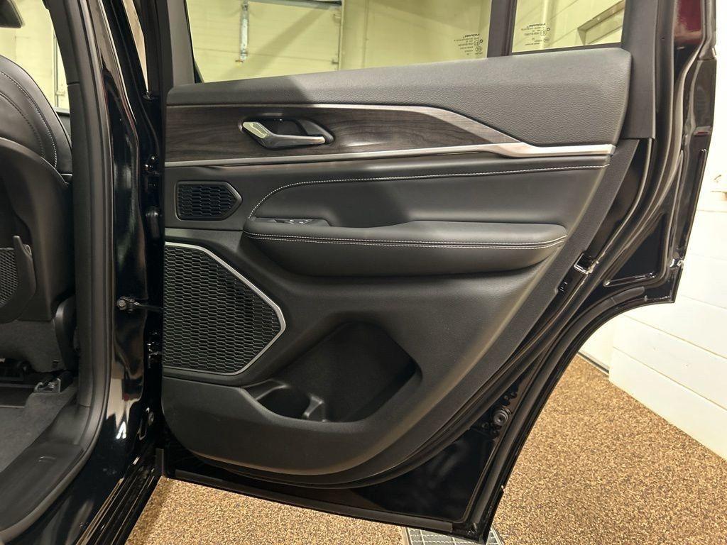 new 2026 Jeep Grand Cherokee car, priced at $51,187