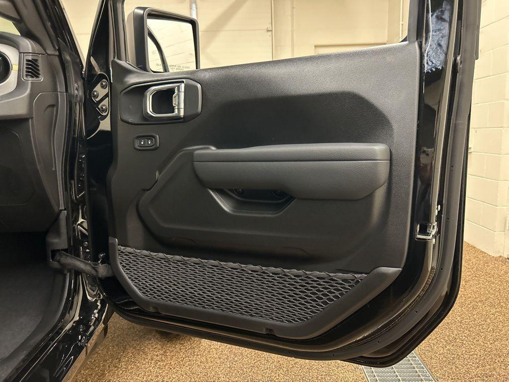 new 2026 Jeep Wrangler car, priced at $40,868