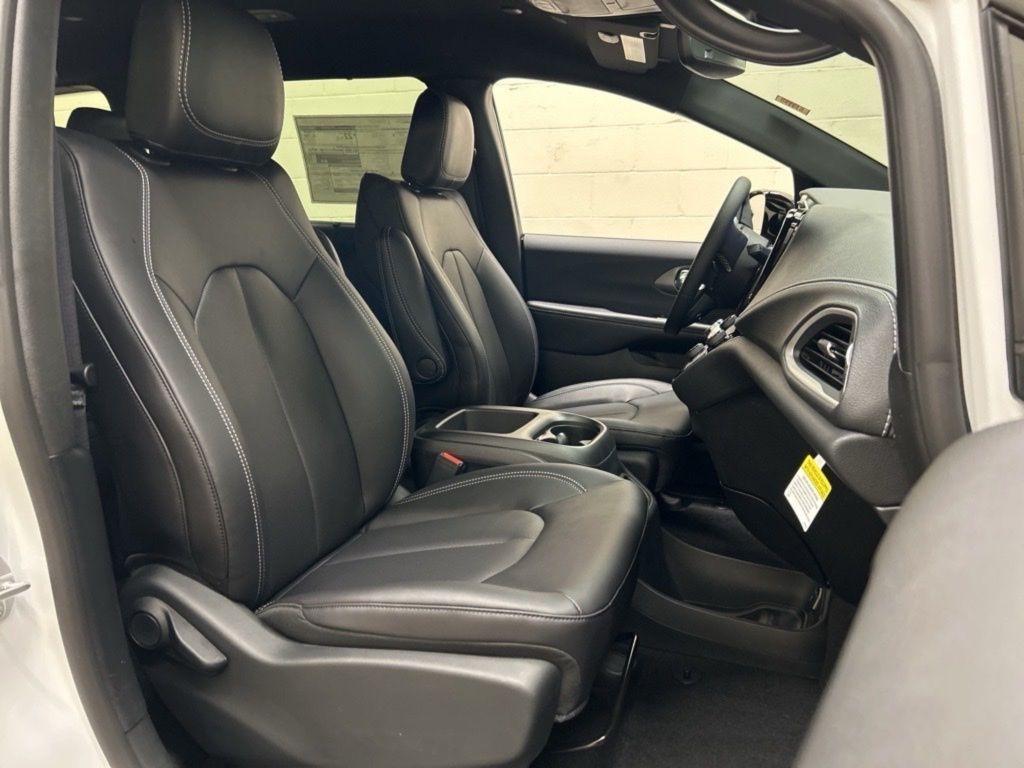 new 2026 Chrysler Pacifica car, priced at $40,389