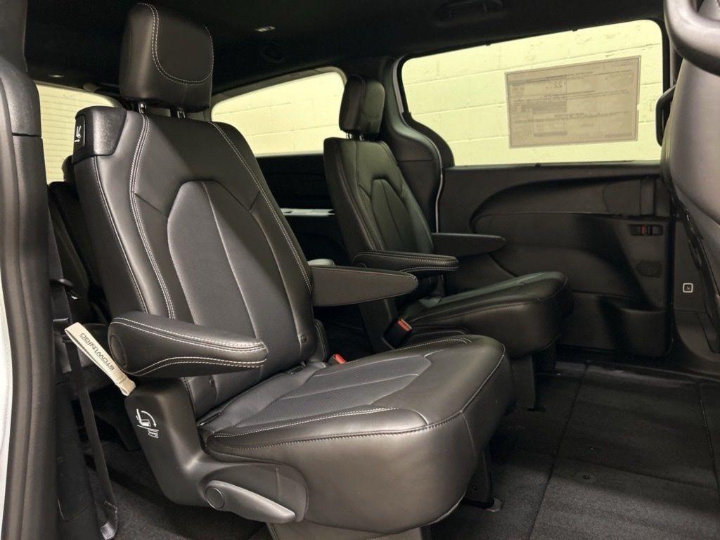 new 2026 Chrysler Pacifica car, priced at $40,389