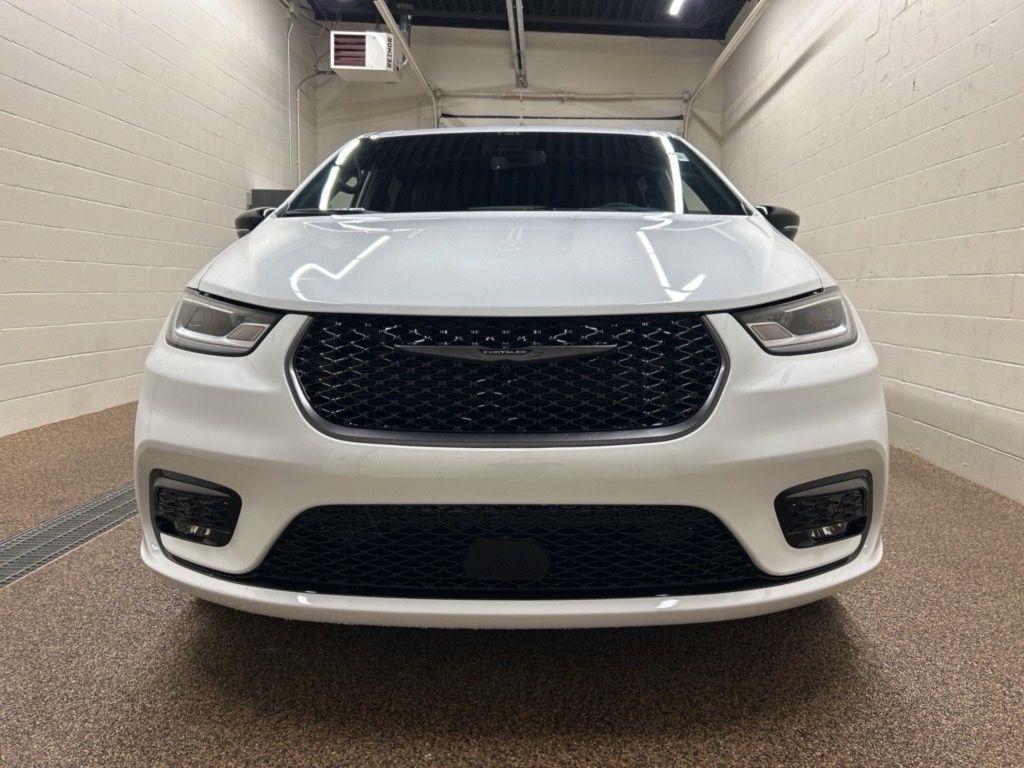 new 2026 Chrysler Pacifica car, priced at $40,389