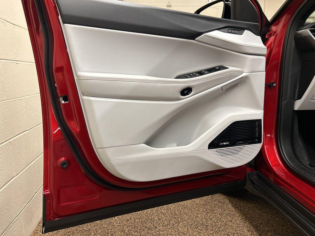 new 2026 Jeep Cherokee car, priced at $43,433