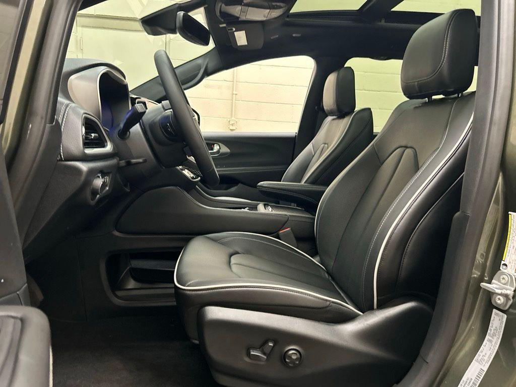 new 2027 Chrysler Pacifica car, priced at $48,708