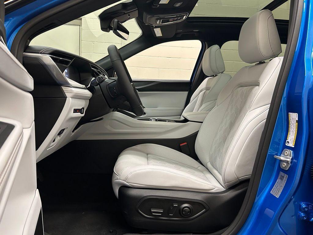 new 2026 Jeep Cherokee car, priced at $43,161