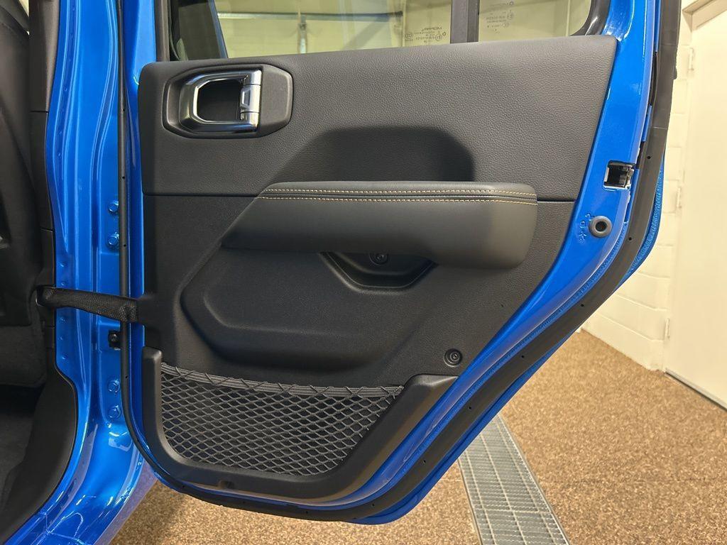 new 2026 Jeep Gladiator car, priced at $47,914