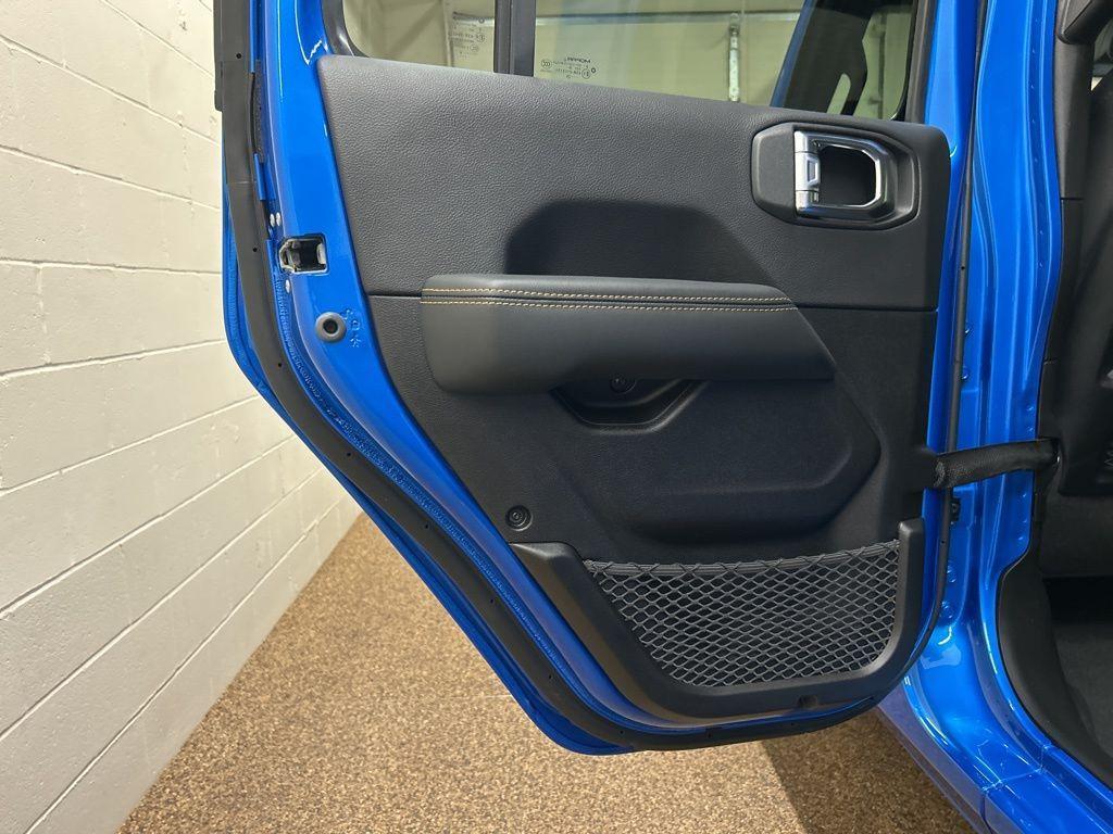 new 2026 Jeep Gladiator car, priced at $47,914