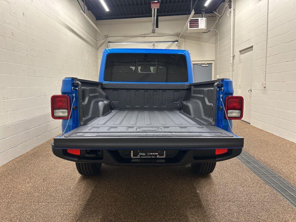 new 2026 Jeep Gladiator car, priced at $47,914