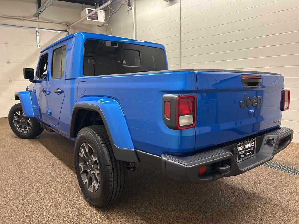 new 2026 Jeep Gladiator car, priced at $47,914