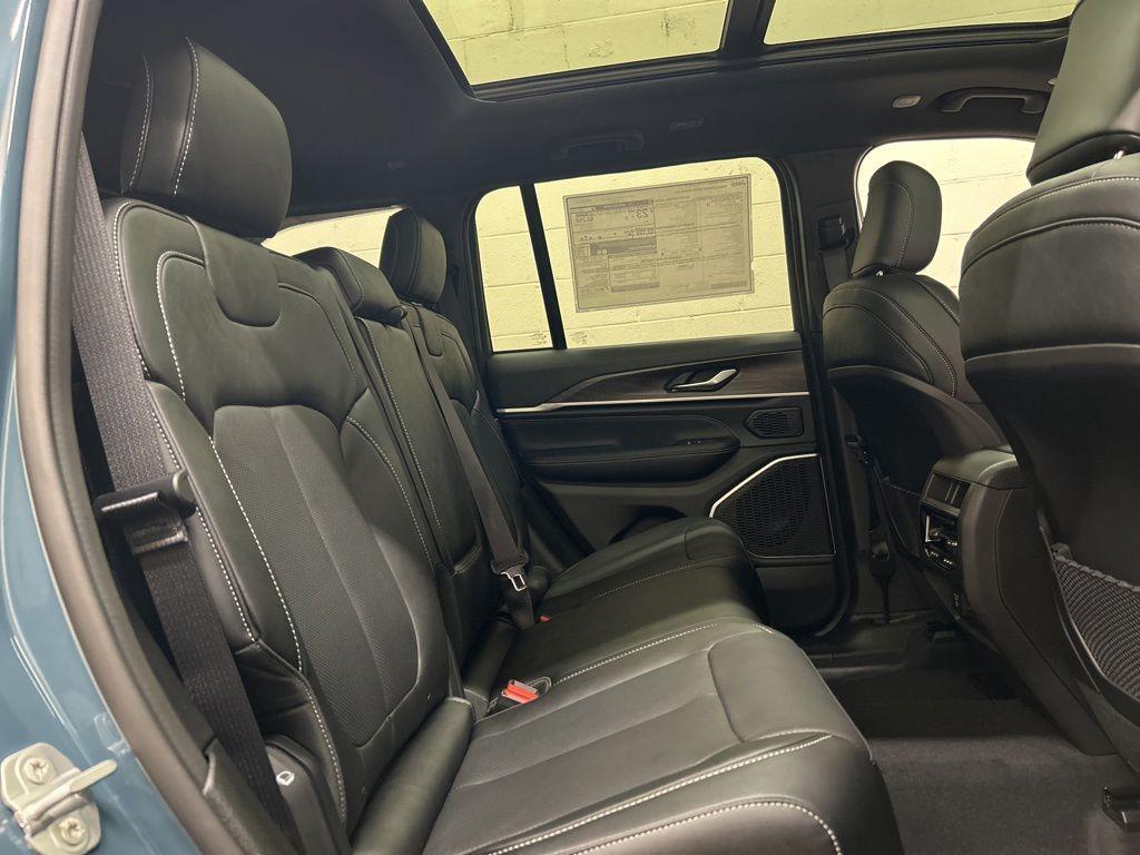 new 2026 Jeep Grand Cherokee car, priced at $50,651