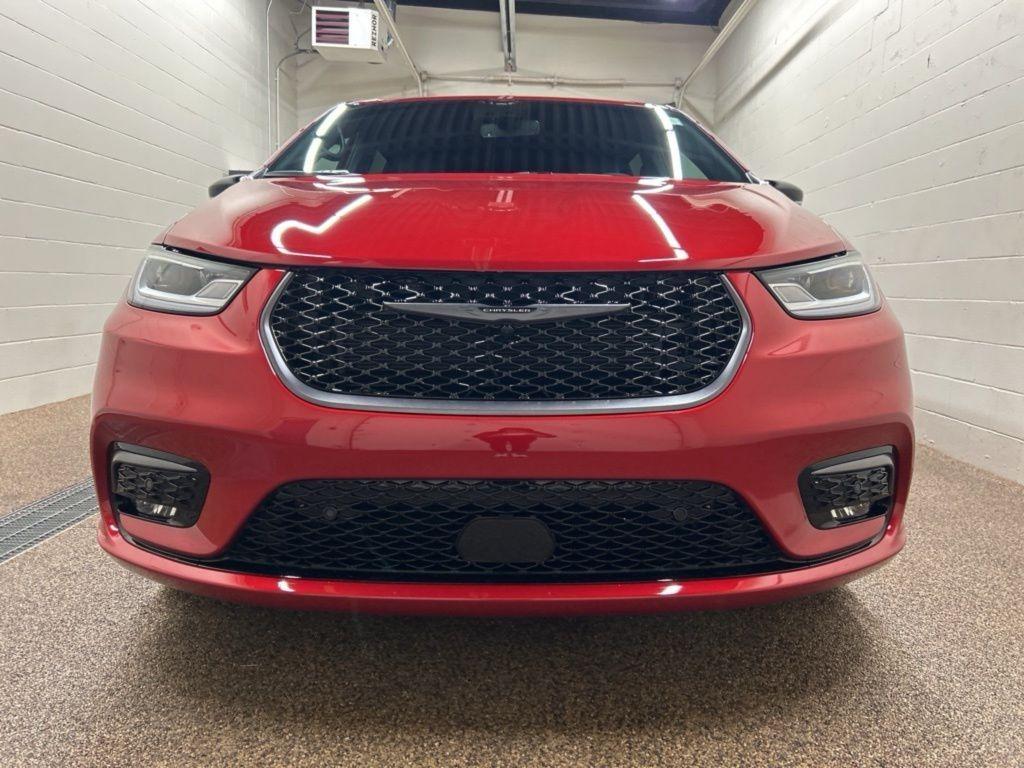 new 2026 Chrysler Pacifica car, priced at $40,543